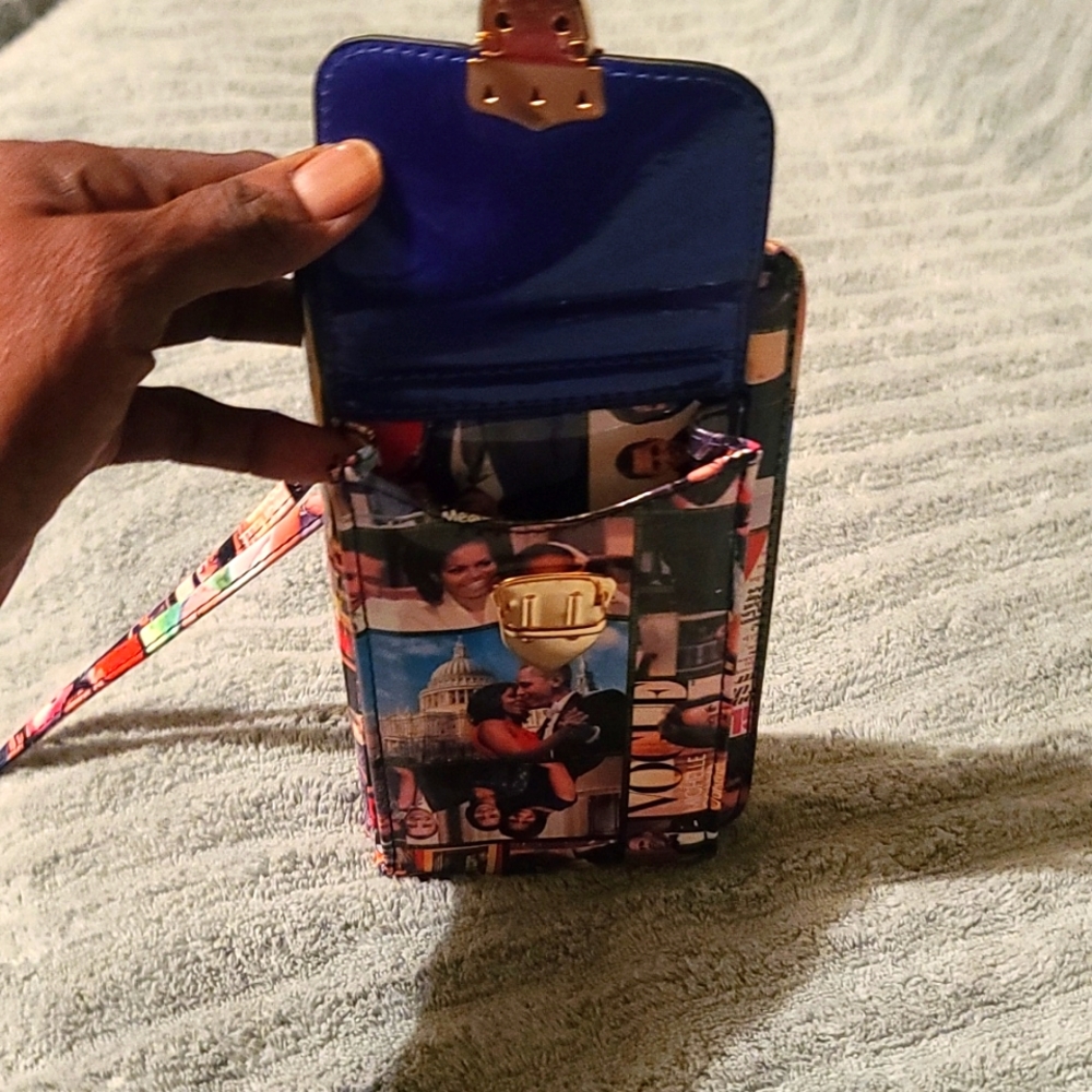 Phone holder/wallet